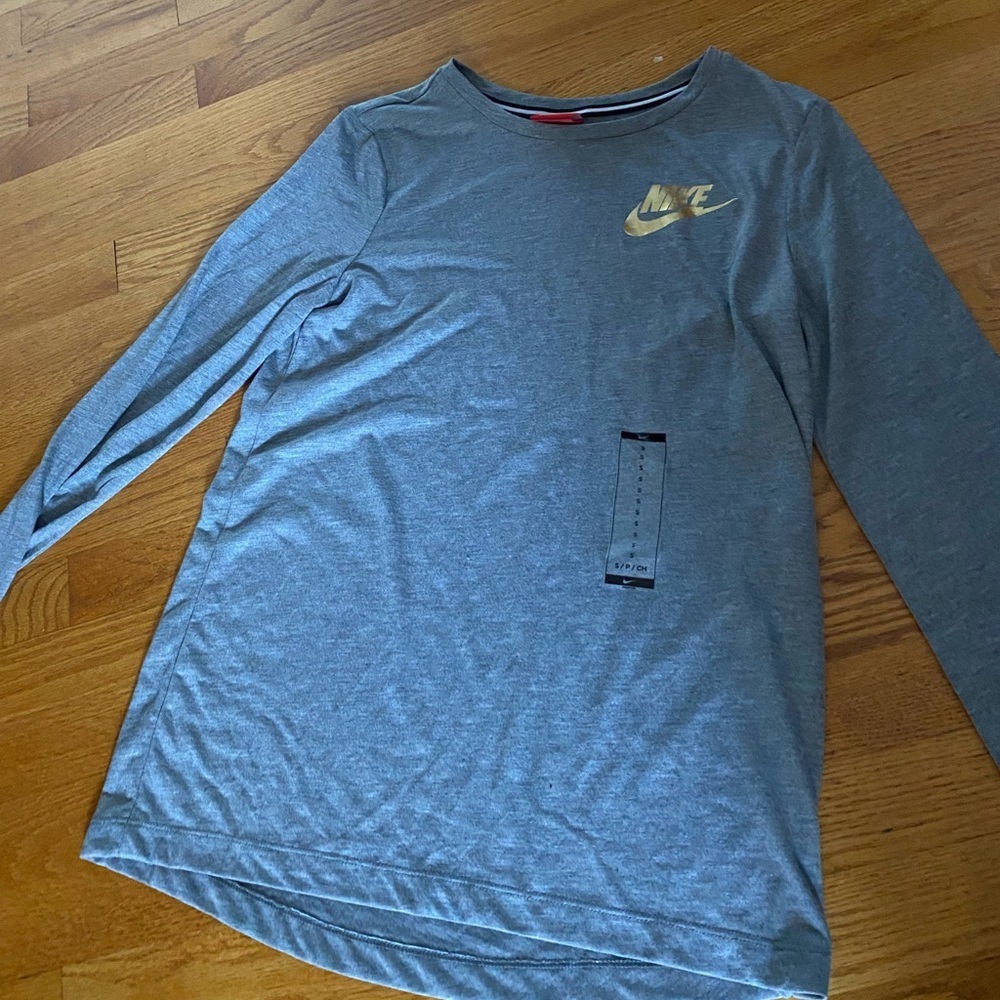 Nike long sleeve NWT